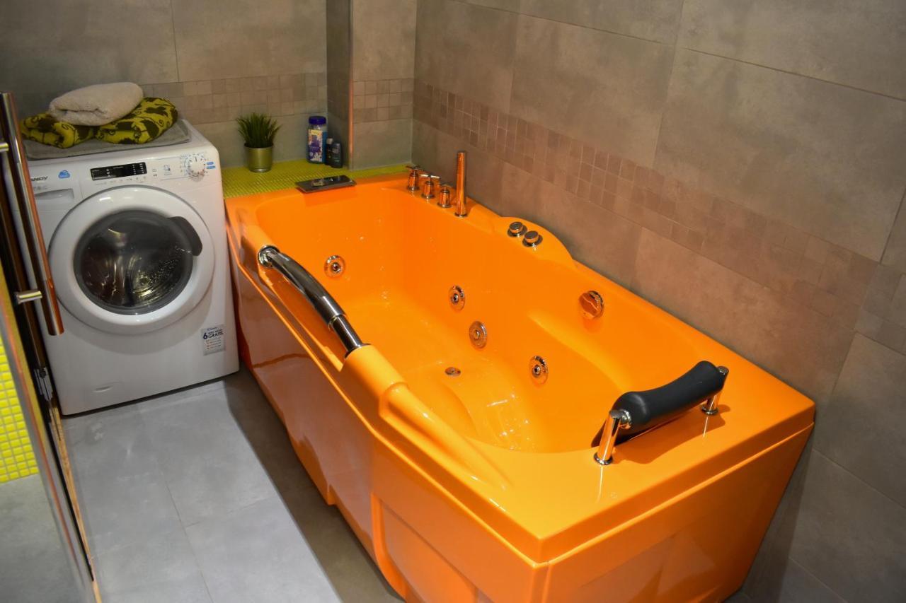 New Central Rooftop With Private Wellness, Sauna & Whirlpool Bath プラハ エクステリア 写真