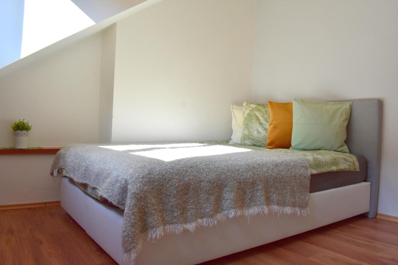 New Central Rooftop With Private Wellness, Sauna & Whirlpool Bath プラハ エクステリア 写真