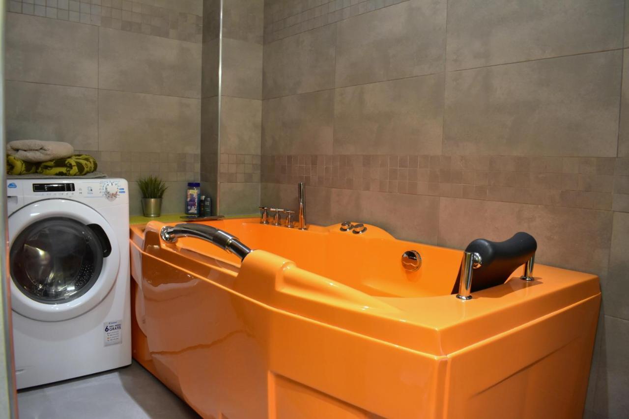 New Central Rooftop With Private Wellness, Sauna & Whirlpool Bath プラハ エクステリア 写真