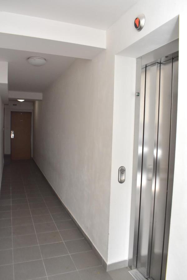 New Central Rooftop With Private Wellness, Sauna & Whirlpool Bath プラハ エクステリア 写真